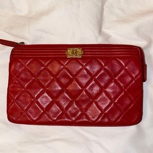 Chanel boy clutch lambskin